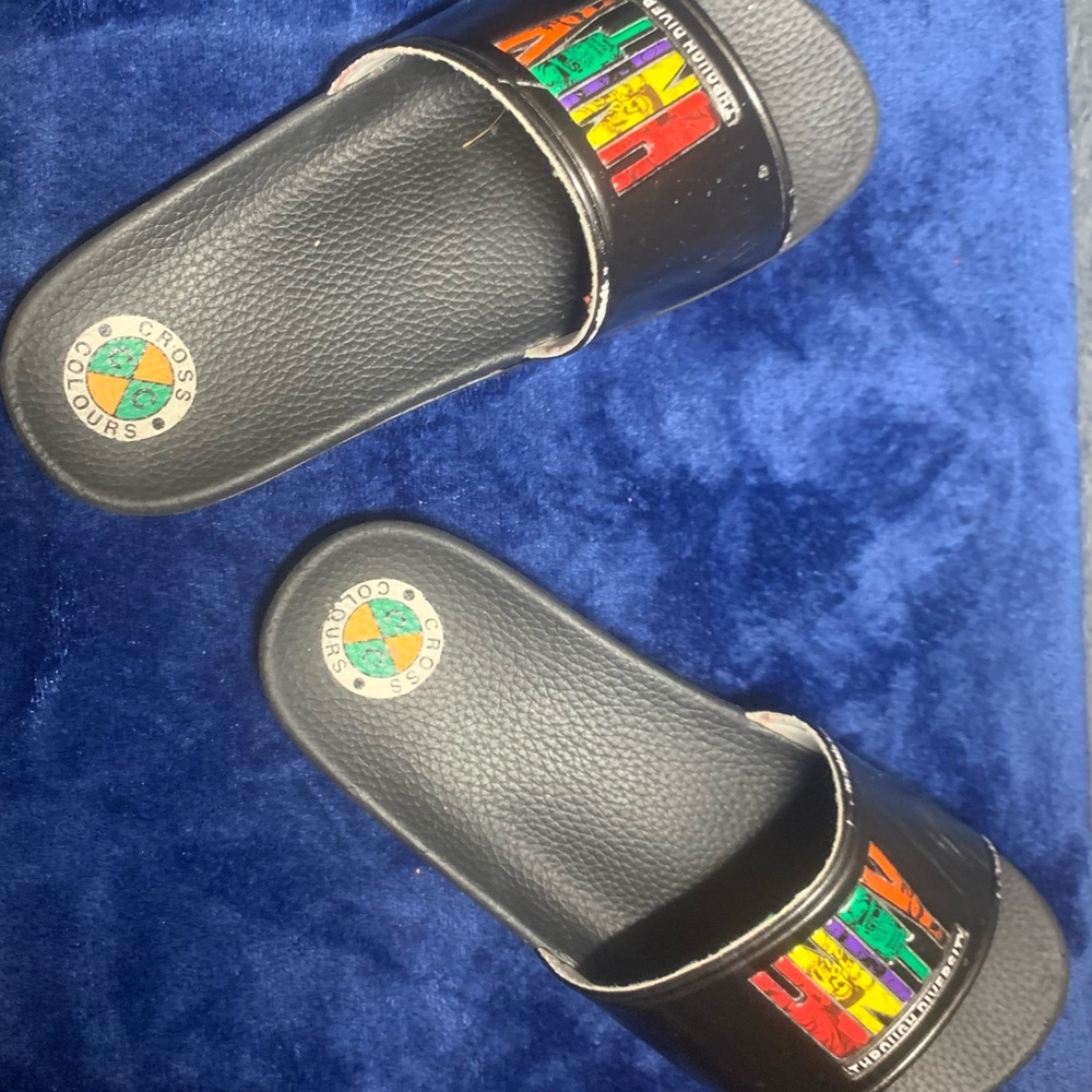 Cross Colors Slides - Picture 8 of 12